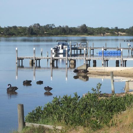 Lakes Entrance Waterfront Cottages With King Beds Exteriér fotografie